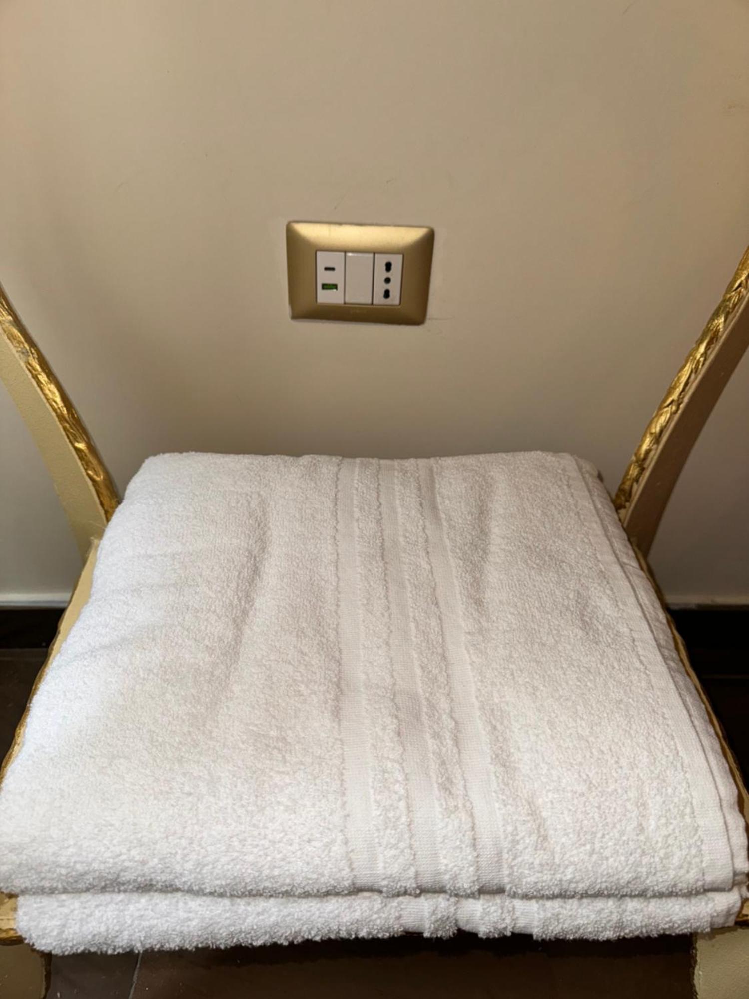 Bed and Breakfast Beb Mariafrancesca Neapol Zewnętrze zdjęcie