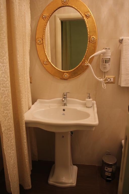 Bed and Breakfast Beb Mariafrancesca Neapol Zewnętrze zdjęcie